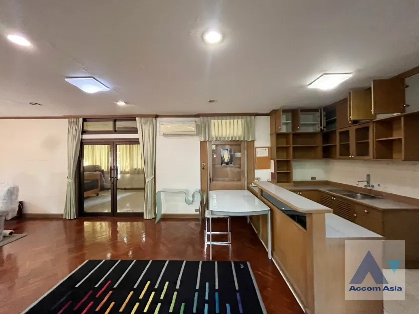 รูป 🔼🔽 AccomA 📩  Split-Level Modern-Vintage Home with Lawn and Mature Trees  (AA42371) - รูปที่ 10/20