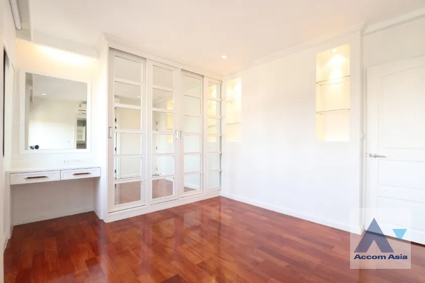 รูป 🔼🔽 AccomA 📩 Spacious townhouse with modern interior in the Sathorn area (AA39160) - รูปที่ 9/18