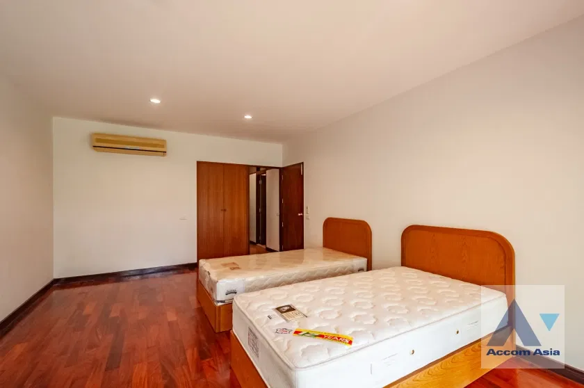 picture 🔼🔽 AccomA 📩  3 BR House in Khlong Ton Nuea (1720459) - 7/20