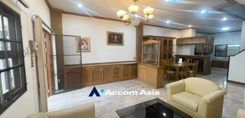 picture 🔼🔽 AccomA 📩  Classic wood-themed home with full built-ins throughout, located in Phra Khanong (AA32424) - 6/20