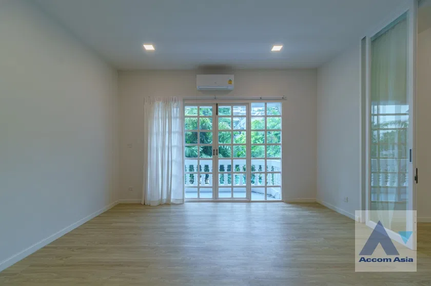 picture 🔼🔽 AccomA 📩 Pet friendly 4 BR Townhouse @House in garden compound with pool (AA31712) - 15/20