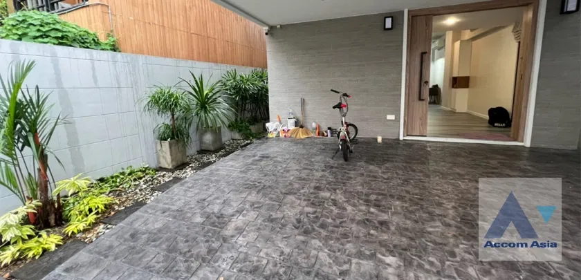picture 🔼🔽 AccomA 📩  3 BR House in Khlong Ton Nuea (AA42494) - 18/19