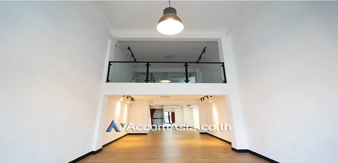 picture 🔼🔽 AccomA 📩 Townhouse with Home Office setup and 3 Bedrooms near MRT Lumphini (AA16931) - 4/18
