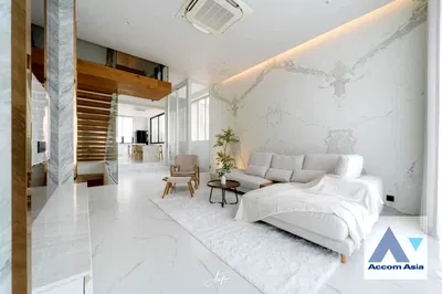 บ้านเดี่ยว BTS เอกมัย : 🔼🔽 AccomA 📩 Meowwwelcome | House for Rent with Cat Door Installed 1,200 M to BTS Ekkamai (AA42271)