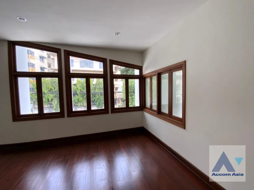 picture 🔼🔽 AccomA 📩 Classic design Home with Lawn and Carport, near BTS Victory Monument (AA33319) - 17/20