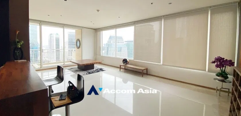 รูป 🔼🔽 AccomA 📩  Well-lit condominium with wood accents and panoramic windows in Sathorn (AA19577) - รูปที่ 1/18