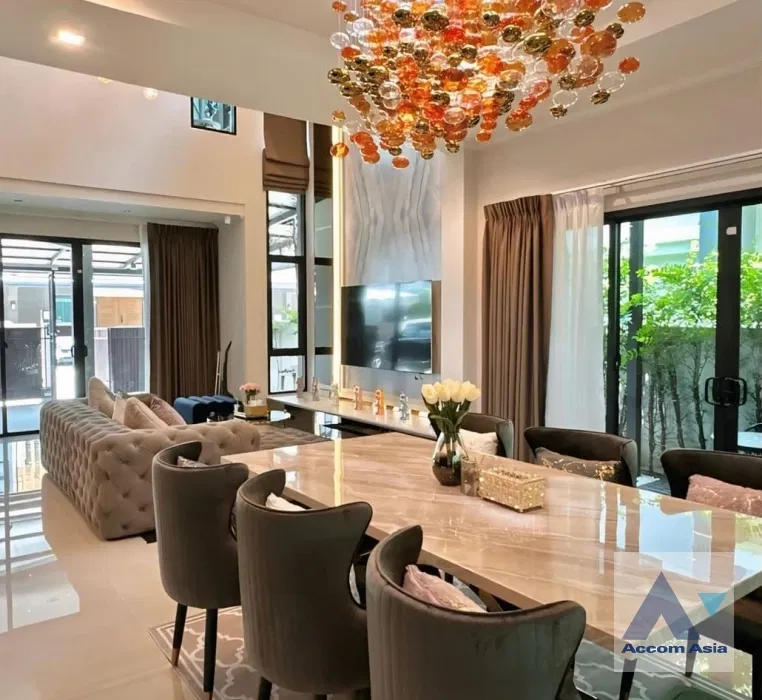 picture 🔼🔽 AccomA 📩 Resort-Style Home with Terrace & Nature Views (AA42824) - 1/1