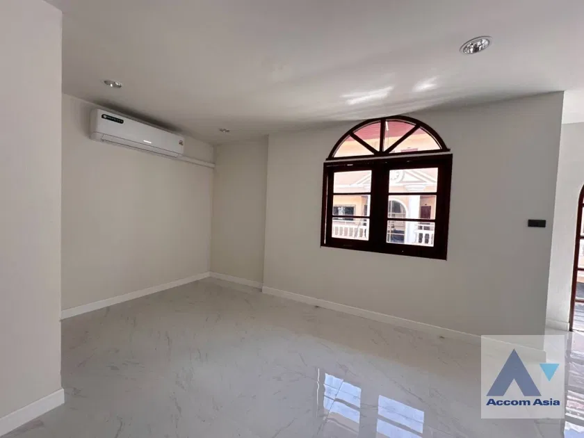 รูป 🔼🔽 AccomA 📩  4 BR Townhouse @ (AA42425) - รูปที่ 6/16