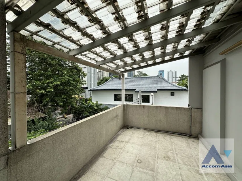 รูป 🔼🔽 AccomA 📩 Unique house with vaulted ceiling and classic wood accents (13001642) - รูปที่ 11/11