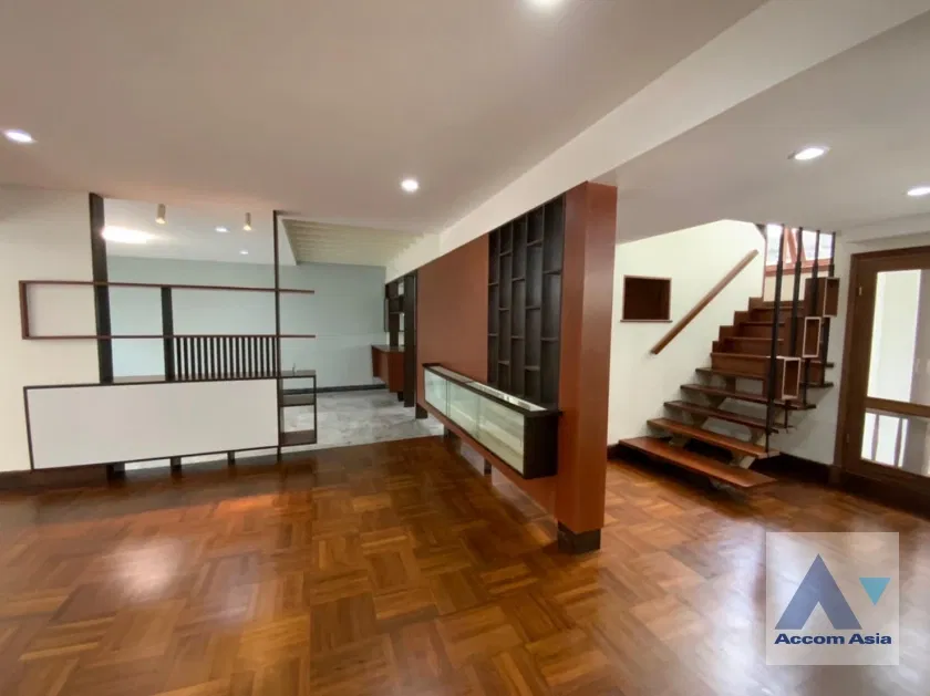 picture 🔼🔽 AccomA 📩 Classic design Home with Lawn and Carport, near BTS Victory Monument (AA33319) - 3/20