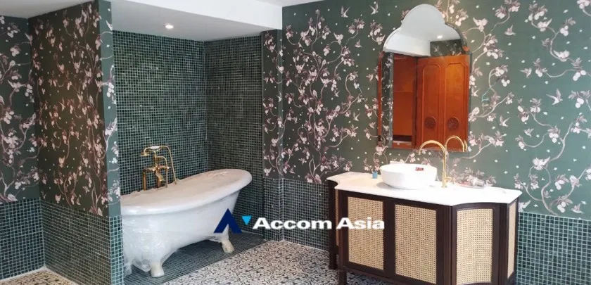 picture 🔼🔽 AccomA 📩  3 BR Townhouse in Khlong Ton Nuea (AA26641) - 9/20