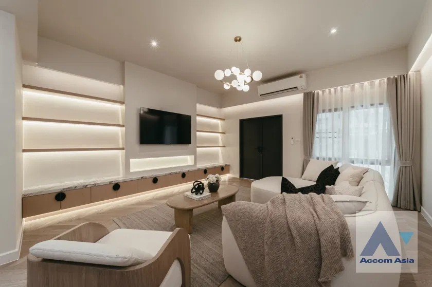 รูป 🔼🔽 AccomA 📩 Elegant townhouse with garden corner in private Ratchadaphisek compound (AA43783) - รูปที่ 13/18