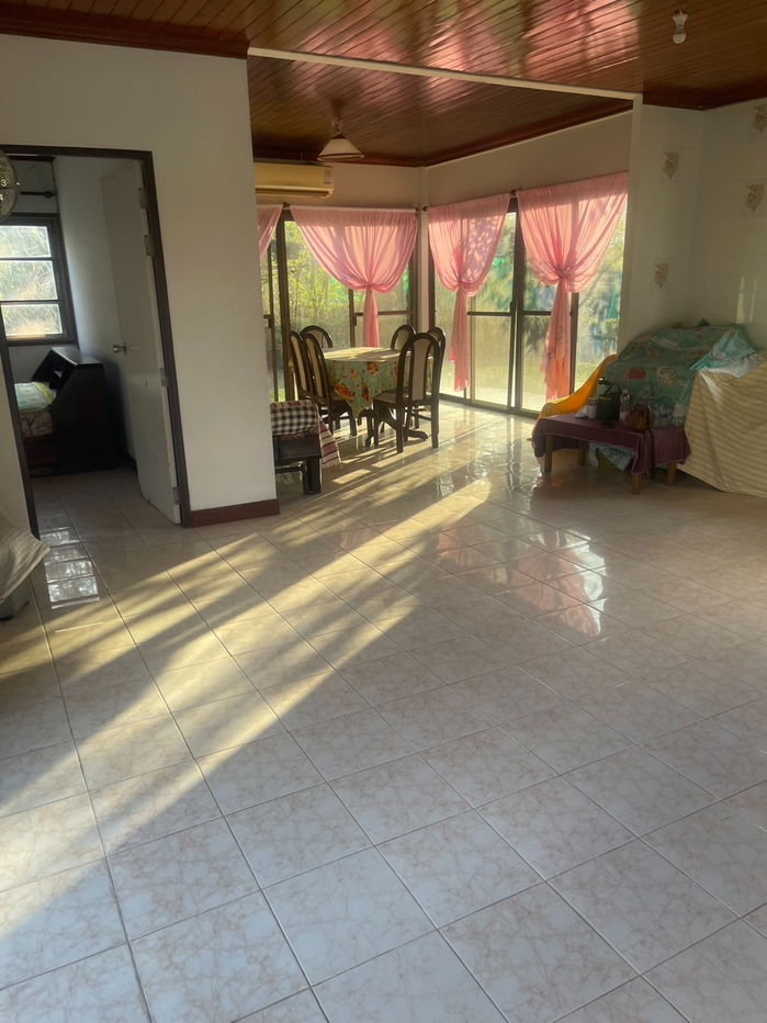 รูป ขายบ้านเดี่ยวในหมู่บ้าน Rock Garden Beach Resort  สิ่งแวดส้อมดี ใกล้ทะเล  อ.แกลง ระยอง  - รูปที่ 3/7