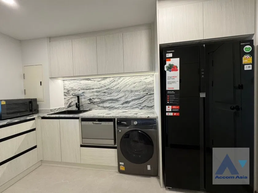 picture 🔼🔽 AccomA 📩  3 BR Condominium @Navin Court (AA39924) - 10/20