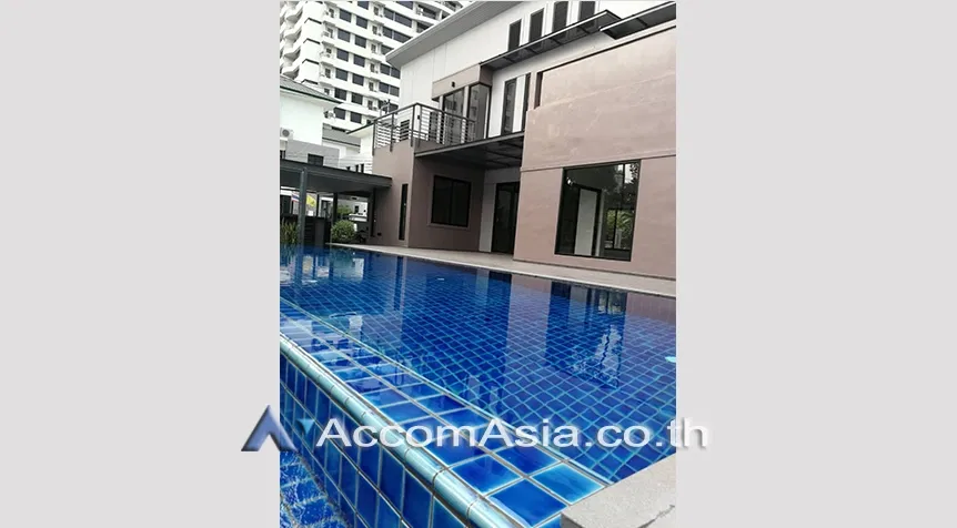 picture 🔼🔽 AccomA 📩  Modern Pool Villa with Lawn and Covered Deck (AA24156) - 4/18