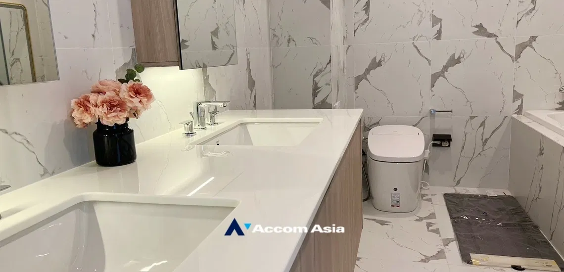 รูป 🔼🔽 AccomA 📩  Modern resort-style home with high ceilings and premium finishes in Phrom Phong (AA33786) - รูปที่ 16/18