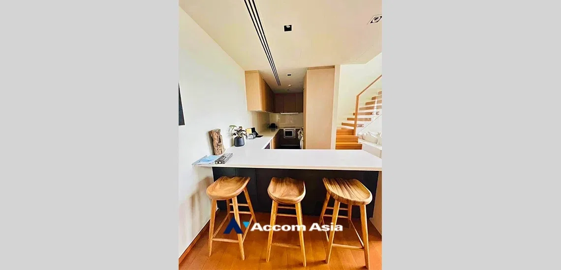 รูป 🔼🔽 AccomA 📩  Stylish condominium with full-width windows and built-in décor in Sathorn (AA34862) - รูปที่ 3/17