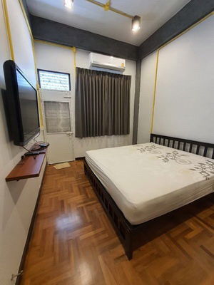 รูป [ให้เช่า] ทาวน์เฮ้าส์ 3 ชั้น ถนนบรมราชชนนี / 4 ห้องนอน 3 ห้องน้ำ / 26 ตรว. 200 ตรม. **40,000** ทาวน์เฮ้าส์ 3 ชั้นใจกลางปิ่นเกล้า ใกล้เซนทรัลปิ่นเกล้า - รูปที่ 7/15