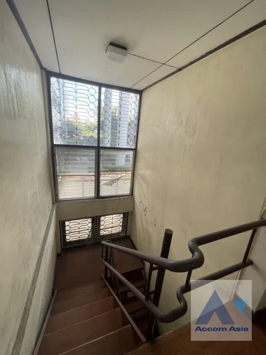 picture 🔼🔽 AccomA 📩  3 BR Townhouse in Khlong Ton Nuea (AA23929) - 5/8