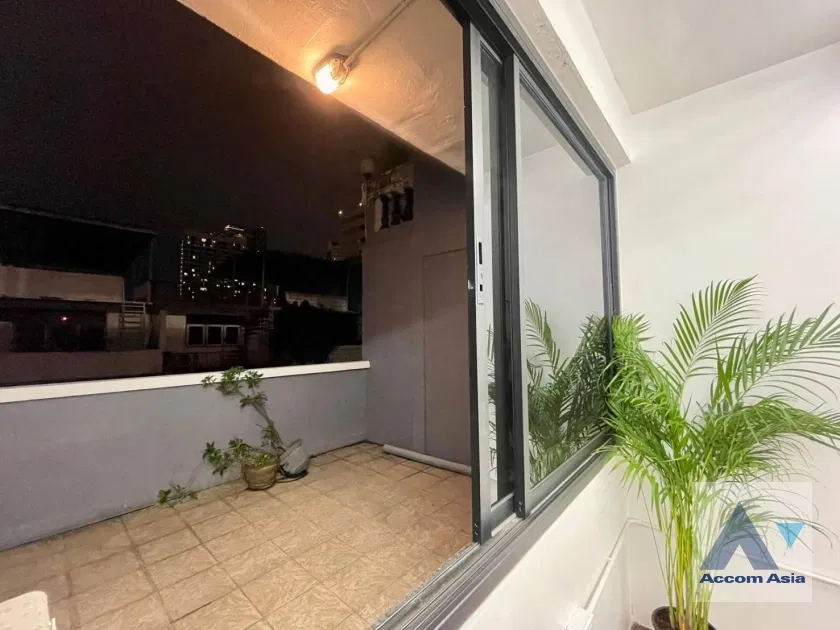รูป 🔼🔽 AccomA 📩 Home Office,Pet friendly 3 BR Townhouse in Chong Nonsi (AA27831) - รูปที่ 16/20