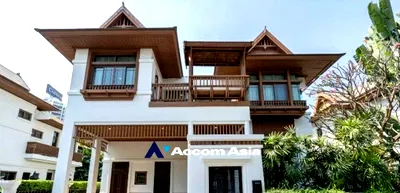 เช่าบ้านเดี่ยว ถนนสีลม : 🔼🔽 AccomA 📩 Spacious family house with private pool in Sathorn (AA32800)