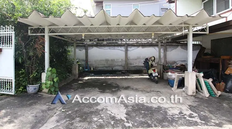 picture 🔼🔽 AccomA 📩 Home Office 4 BR House in Khlong Ton Nuea (AA19216) - 2/12