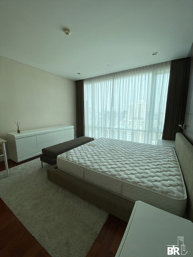 รูป Fullerton 💫Luxury Condo at Special Price ✨Near BTS Ekkamai - รูปที่ 9/10