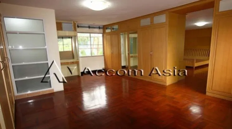 picture 🔼🔽 AccomA 📩  Spacious City Home with Pool and Multipurpose Rooms  (1917251) - 7/9