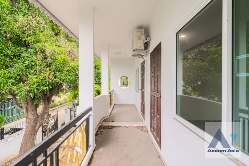 picture 🔼🔽 AccomA 📩 Spacious 2-Storey Home, 3 Beds, Garden Area for rent and sale in Phra khanong (AA25551) - 20/20
