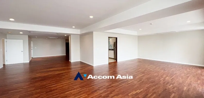 picture 🔼🔽 AccomA 📩 City view condominium with spacious layout and wood accents (25483) - 4/20