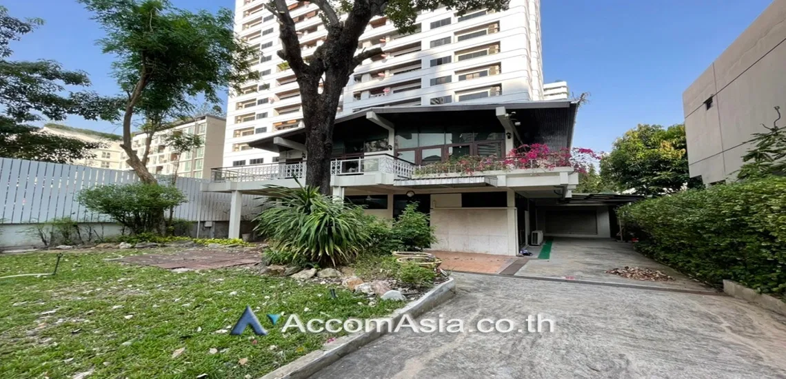 picture 🔼🔽 AccomA 📩 Home Office,Garden 3 BR House in Khlong Toei Nuea (AA12557) - 1/17
