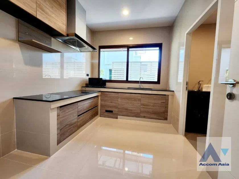 picture 🔼🔽 AccomA 📩 Modern Detached Home with Private Garden (AA42892) - 9/20