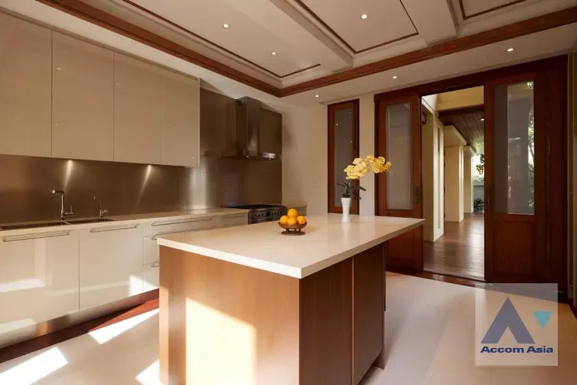 รูป 🔼🔽 AccomA 📩 Pet friendly,Private Swimming Pool,Garden 5 BR House in Khlong Toei Nuea (AA36319) - รูปที่ 7/11