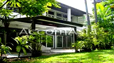 เช่าบ้านเดี่ยว ซอยทองหล่อ (สุขุมวิท 55) : 🔼🔽 AccomA 📩  3 BR House in Khlong Toei Nuea (9001901)
