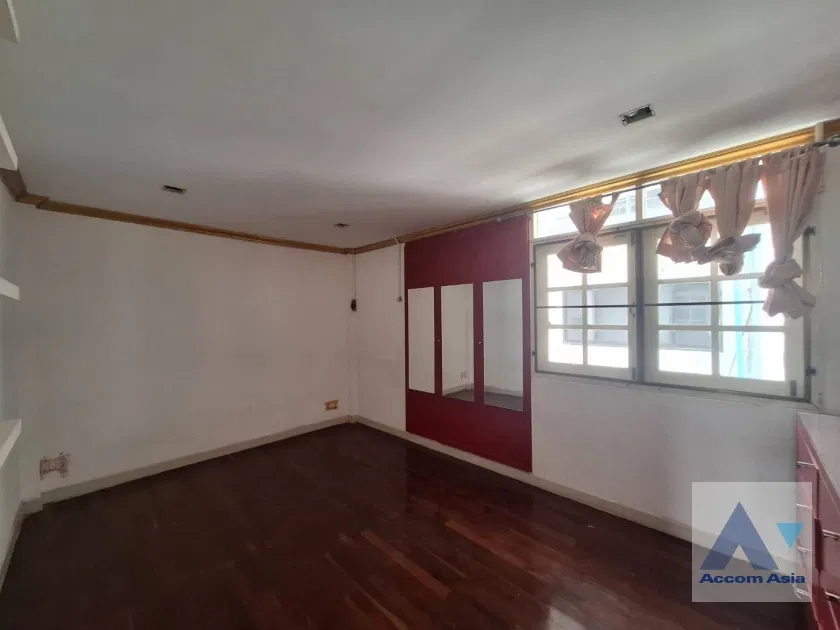 รูป 🔼🔽 AccomA 📩 2-Storey Detached House for Rent and Sale | Perfect for Renovation in Sathorn (AA17365) - รูปที่ 12/17