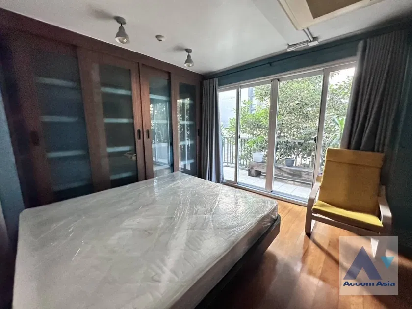 picture 🔼🔽 AccomA 📩  Modern home with bright blue interiors at Urbana Sukhumvit 15 (AA39741) - 17/20