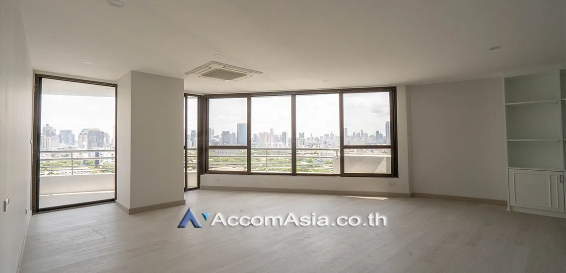 picture 🔼🔽 AccomA 📩 High-rise condo with skyline view and bright interior at Baan Yen Akard  (1518425) - 4/11