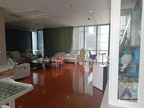 🔼🔽 AccomA 📩  4 BR Condominium @Domus 16 (AA39425)