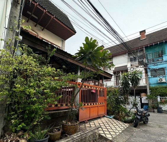 picture Town House For Rent Ketnuti Garden Ladprao Bangkok - 8/8