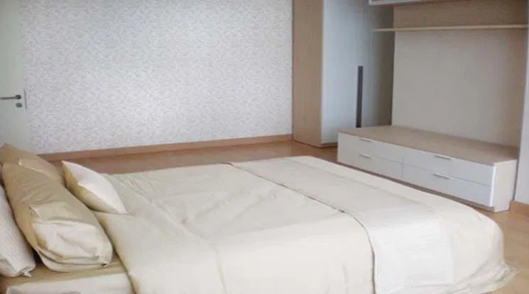 รูป 🔼🔽 AccomA 📩 Modern condo with full light, built-ins and BTS access (1512272) - รูปที่ 6/7