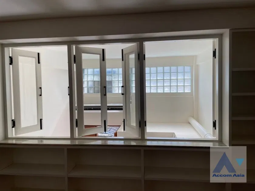 picture 🔼🔽 AccomA 📩  3 BR Townhouse in Khlong Toei Nuea (AA43136) - 20/20