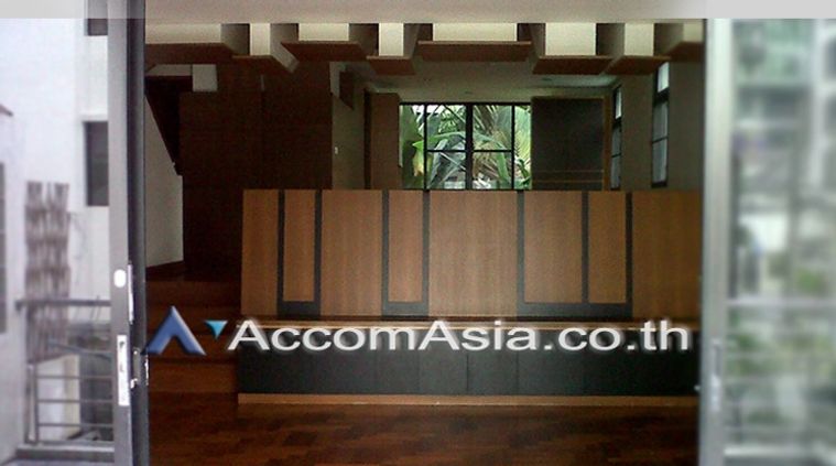 🔼🔽 AccomA 📩 Home Office 4 BR Townhouse in Lumphini (AA20808)