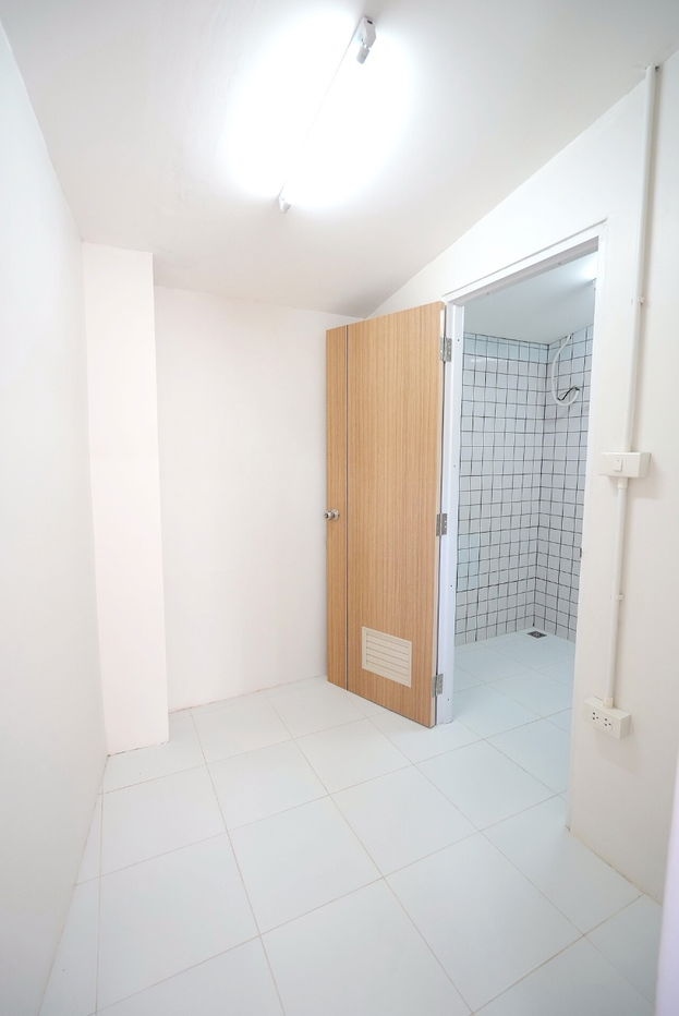 รูป ขาย - อาคารพาณิชย์ 4 ชั้น รีโนเวทใหม่ทั้งหลัง (เจริญรัถ ซอย 8) - รูปที่ 8/33