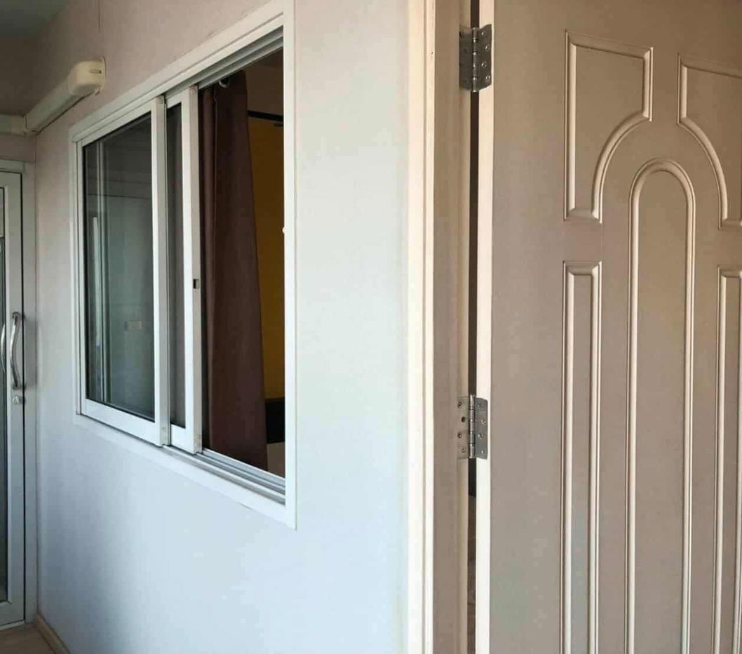 รูป 0m to BTS! Modern 1-BR at Casa Condo Ratchada-Ratchaphruek - รูปที่ 2/11