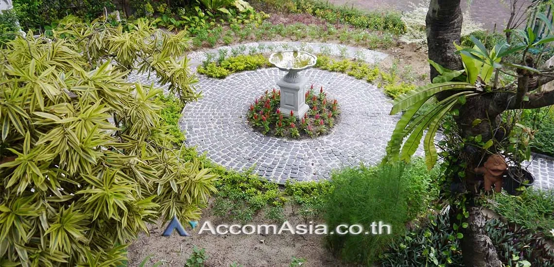 รูป 🔼🔽 AccomA 📩  Elegant European-Style Home with Central Spiral Staircase (AA22749) - รูปที่ 16/20