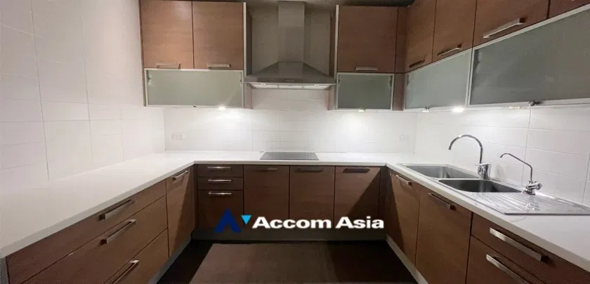 picture 🔼🔽 AccomA 📩 Low-rise colonial condominium with skyline view and spacious layout (1511505) - 4/13