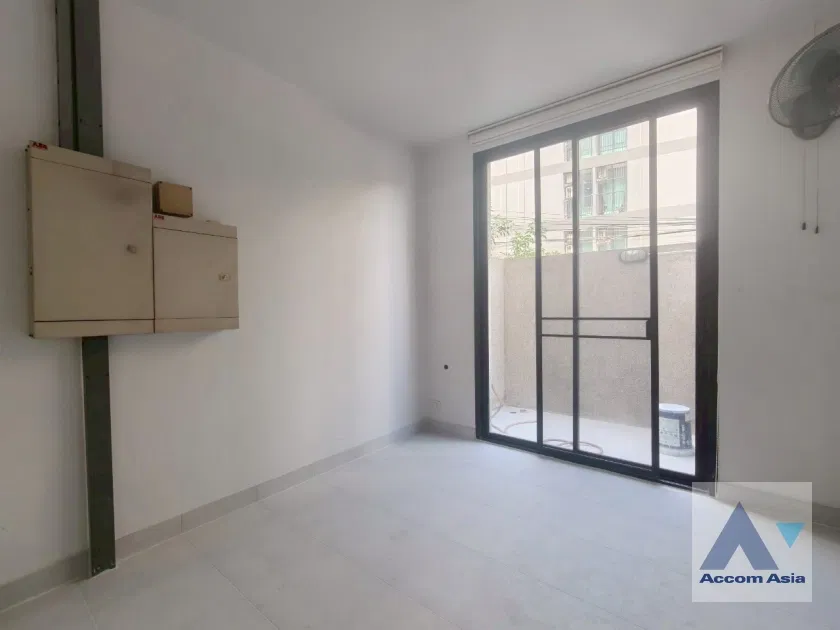 picture 🔼🔽 AccomA 📩 Modern detached house with patio and garden in Sukhumvit (AA27905) - 14/16