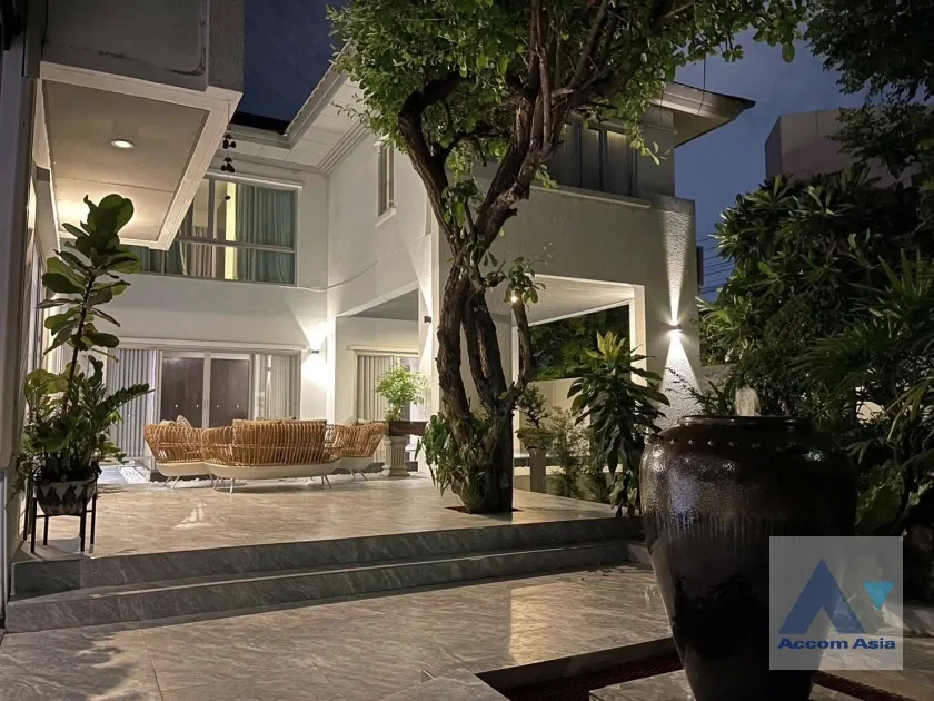 picture 🔼🔽 AccomA 📩 Private Swimming Pool,Pet friendly 5 BR House @Noble Thara Phatthanakan Village (AA40896) - 1/20