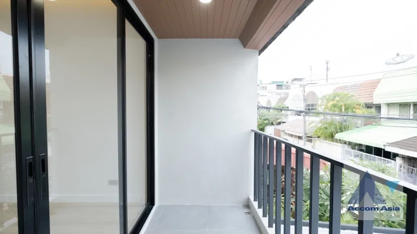 picture 🔼🔽 AccomA 📩  Newly renovated townhome 4 beds for rent in Sukhumvit, Bangkok near BTS Phra khanong (AA33050) - 20/20