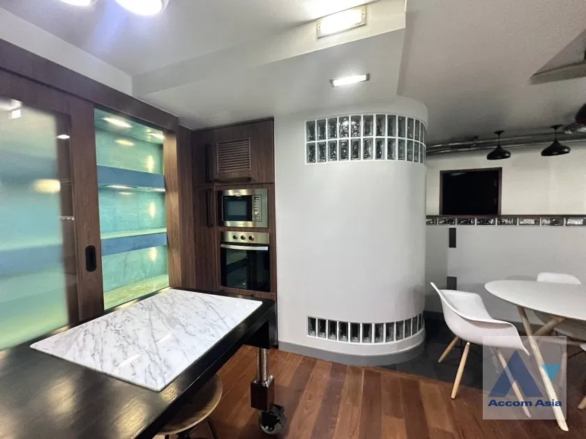 picture 🔼🔽 AccomA 📩  Modern home with bright blue interiors at Urbana Sukhumvit 15 (AA39741) - 10/20